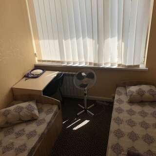 Отель Freedom Hotel Kiev Киев Двухместный номер с 2 отдельными кроватями и балконом-11