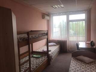 Отель Freedom Hotel Kiev Киев Спальное место на двухъярусной кровати в общем номере для женщин-1